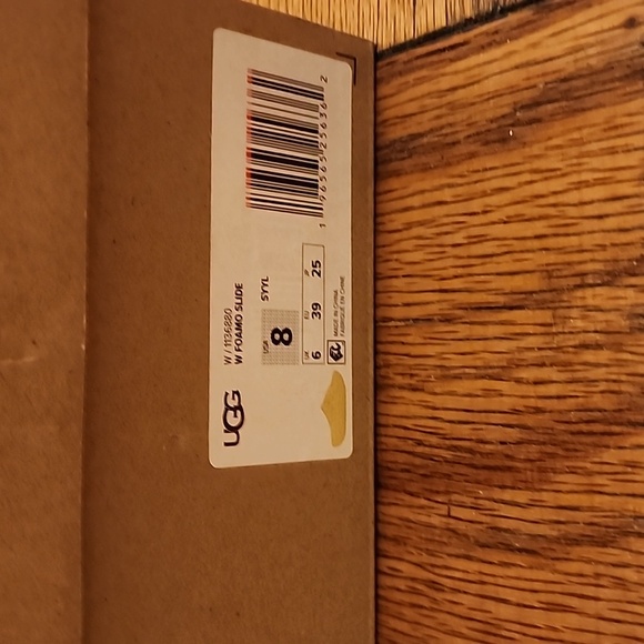 UGG FOAMO Slide - Picture 3 of 7